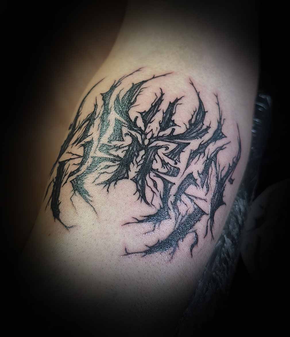 chill ink tatuaz abstrakcja ciernie